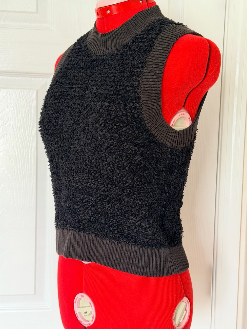 NWOT Club Monaco Bouclé Sweater Vest Tank Black Fuzzy Knit Top XS S Sleeveless